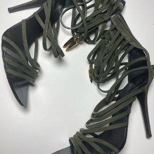GIUSEPPE SHARK TOOTH SANDALS SIZE 39
